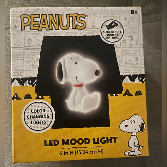 Peanuts Snoopy Led Mood Light 6 in High - Picture 1 of 3